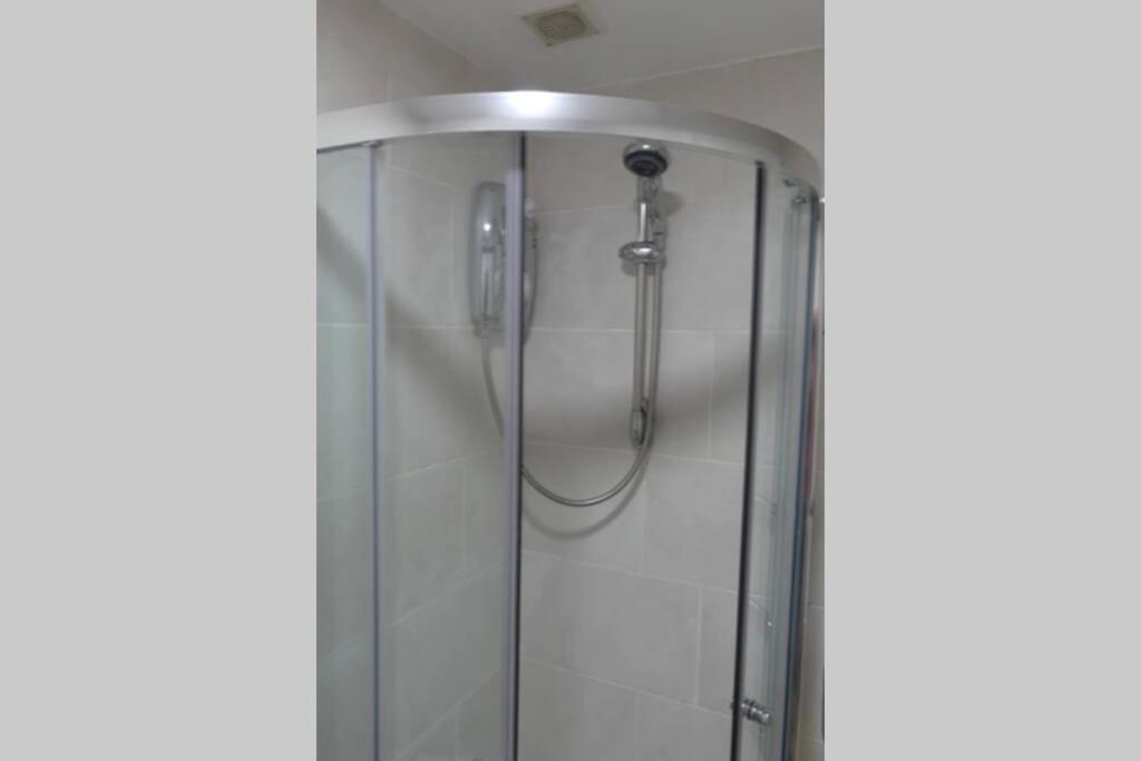 קארדיף 2 Bedroom Apartment Nr City Centre, Uni & Parks מראה חיצוני תמונה